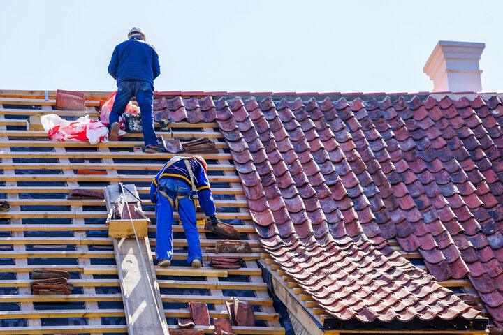 Roof Replacement Warning Signs Homeowners Ignore | Best Roofing and Siding Company in Roswell, GA | Gibbs Roofing in Roswell, GA